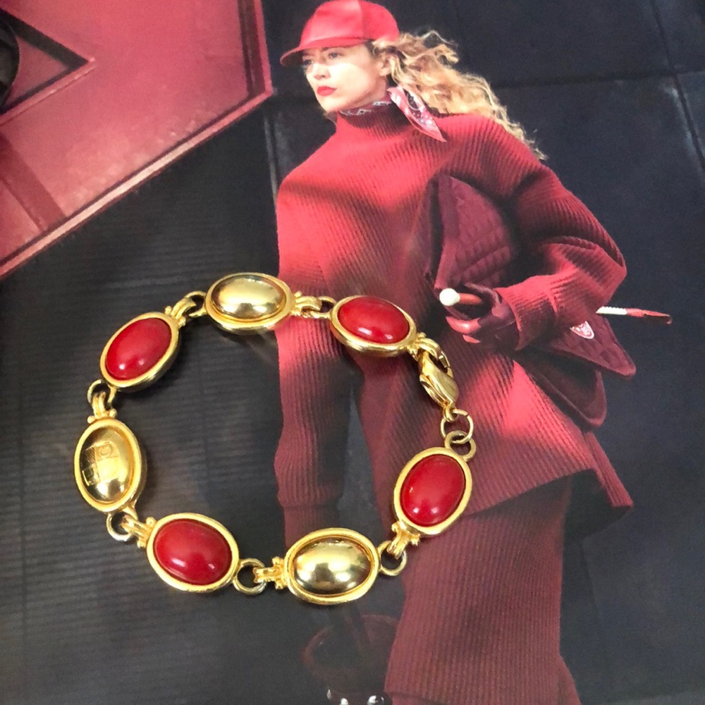Vintage Liz Claiborne Bracelet. Gold and Red Cabochon Bracelet Designer Signed